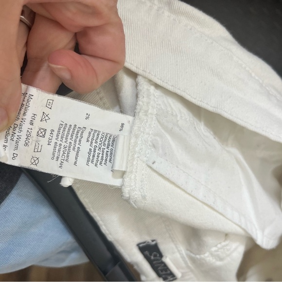 Venus White Jean Shorts Size 8 Casual Denim Cut-Offs Summer Western Boho - Picture 9 of 9